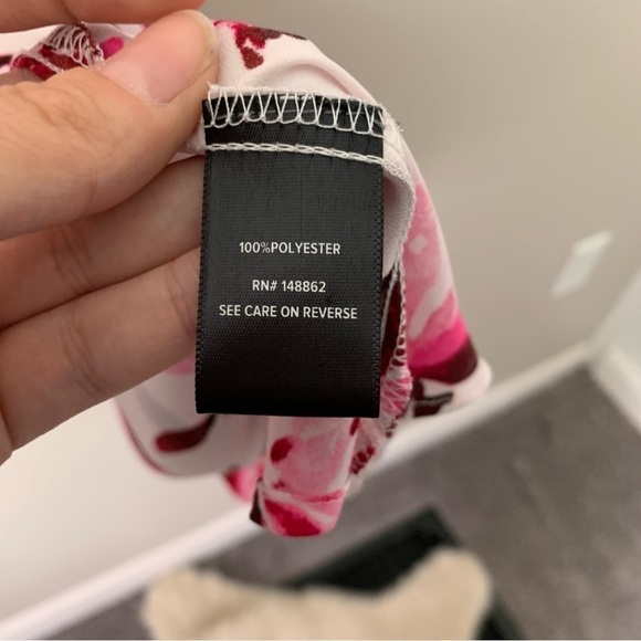 [Torrid] Women's White & Pink Floral Print Short Sleeve Plus Size Top - Picture 6 of 8